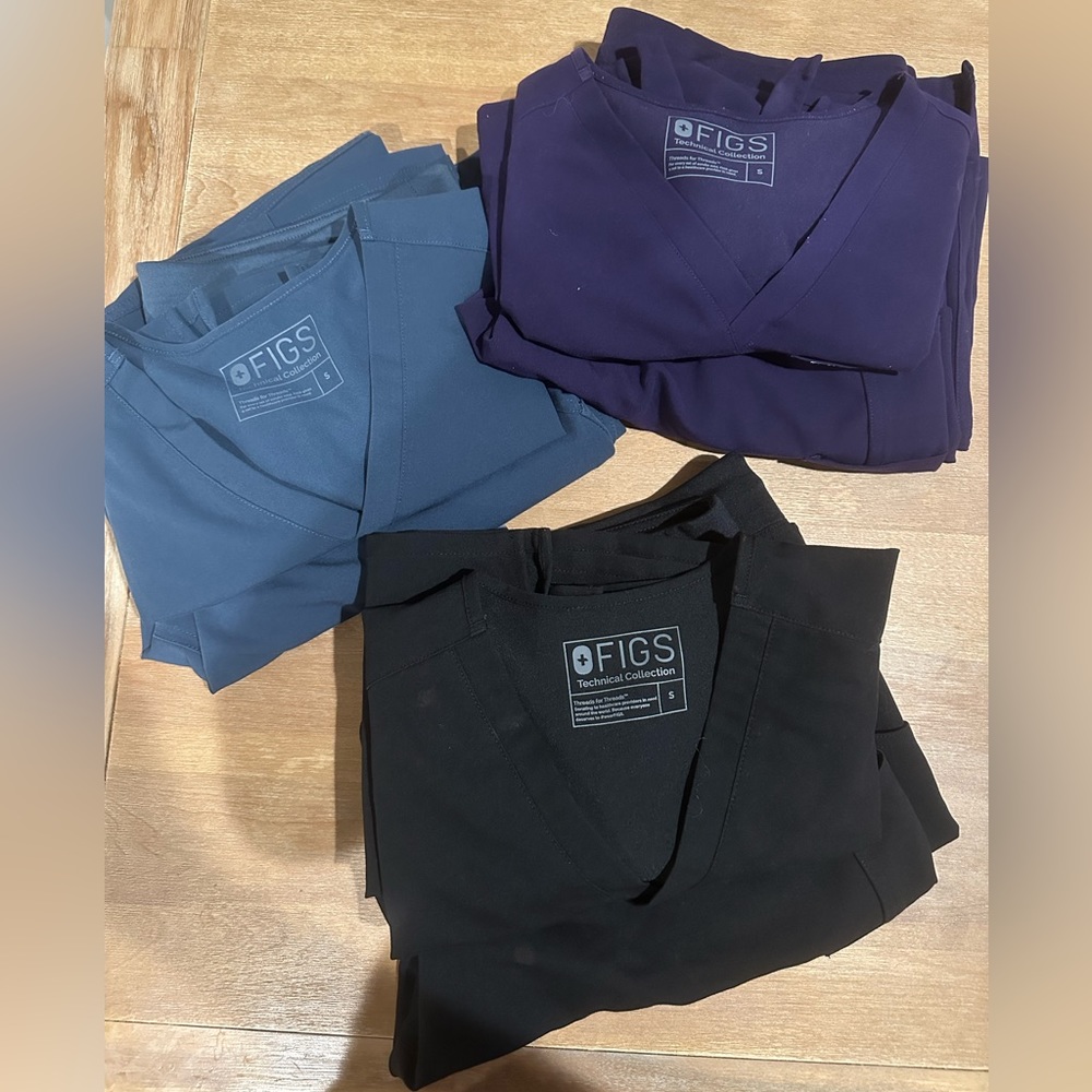Lot of 3 figs scrub tops and scrub bottoms purple blue back small medium